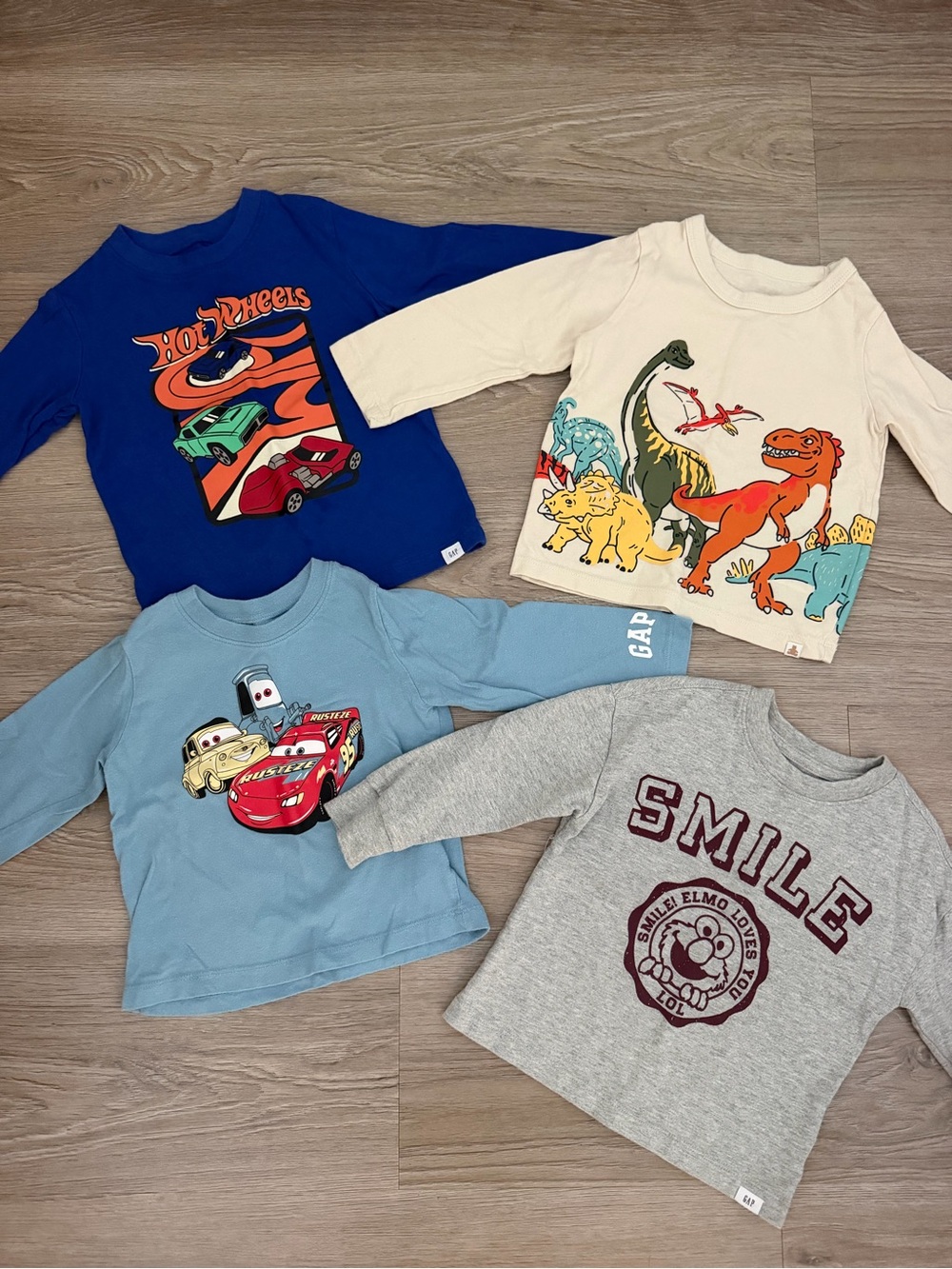 GAP Toddler Boy Graphic Long Sleeve Tees Bundle Size 2T